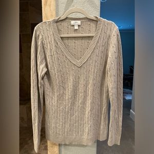 Loft Women’s V-neck Long Sleeve Sweater L